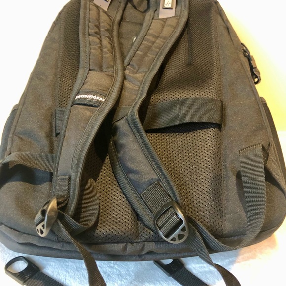 SwissGear Backpack - Picture 2 of 6